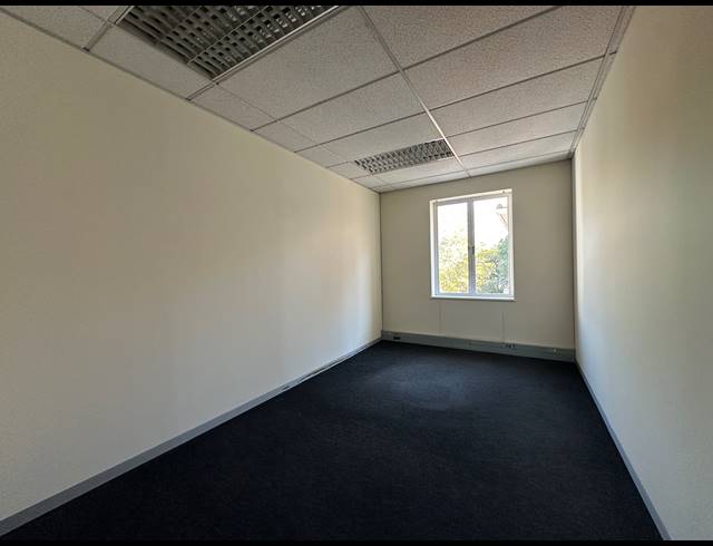 1,172M² OFFICE TO LET IN SANDTON CENTRAL